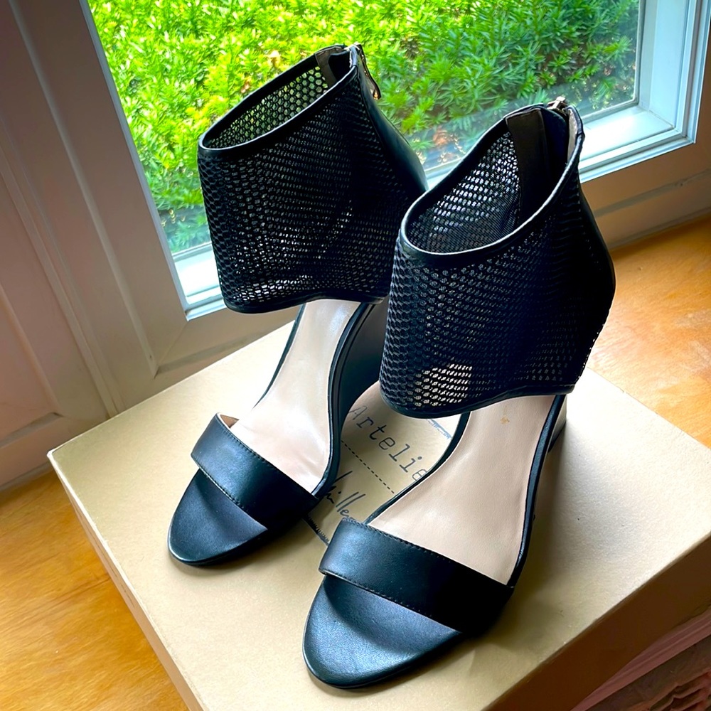 NIB Artelier wedges by Nicole Miller.